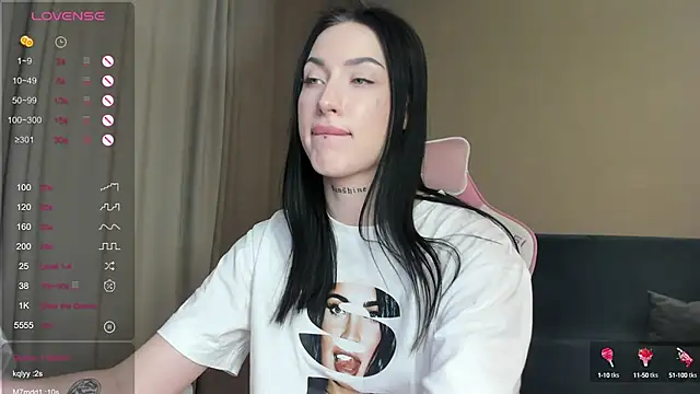 Snapshot of JenniferQueen11 chatting on January 2025 12:28:02 PM JenniferQueen11 online show from January 2025 12:28:02 PM