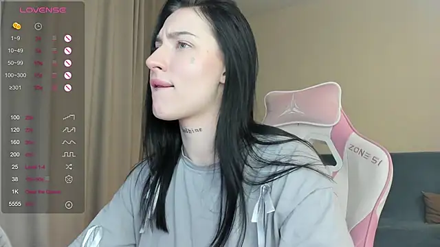 Snapshot of JenniferQueen11 chatting on January 2025 08:21:01 PM JenniferQueen11 online show from January 2025 08:21:01 PM