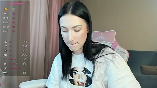 Snapshot of JenniferQueen11 chatting on February 2025 06:14:02 AM JenniferQueen11 online show from February 2025 06:14:02 AM