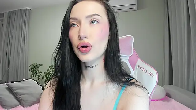 Snapshot of JenniferQueen11 chatting on September 2025 01:55:02 PM JenniferQueen11 online show from September 2025 01:55:02 PM