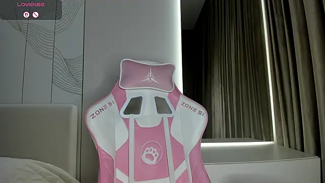 JenniferQueen11 online show from April 2026 05:53:02 PM