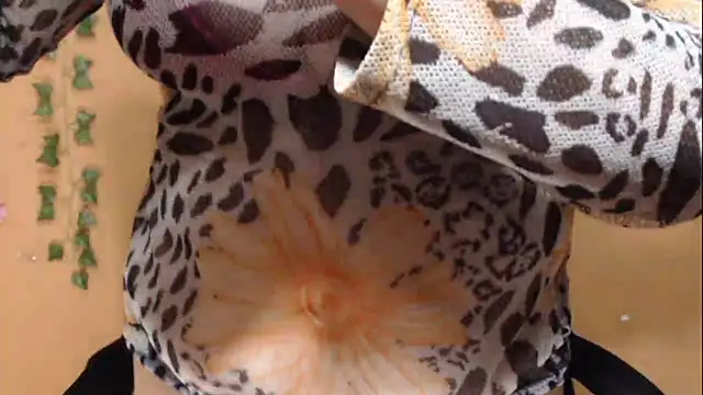 Snapshot of Hellensextits chatting on January 2025 10:29:02 AM Hellensextits online show from January 2025 10:29:02 AM