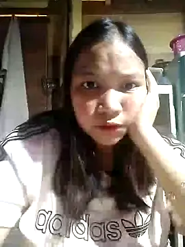 Snapshot of milkytitsmom4u chatting on January 2025 05:49:02 PM milkytitsmom4u online show from January 2025 05:49:02 PM