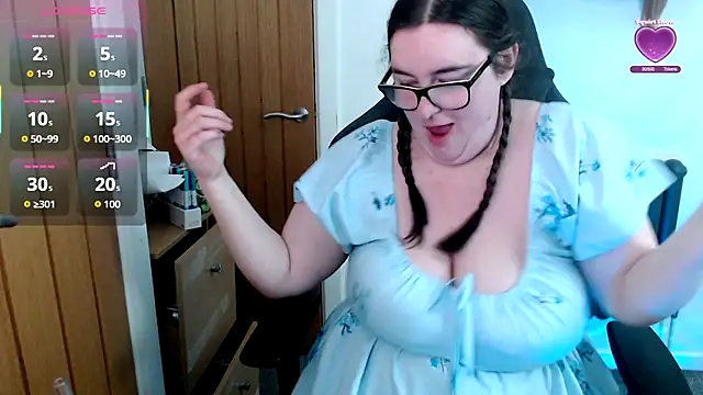 Rebecca Summer online show from April 2026 05:26:01 PM