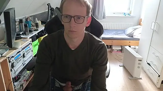 sexmenlion online show from April 2026 05:56:01 PM