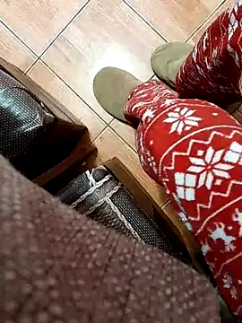 Snapshot of feet_toes chatting on February 2025 05:44:02 AM feet toes online show from February 2025 05:44:02 AM