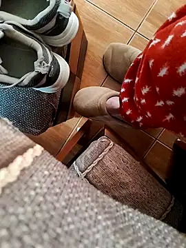 Snapshot of feet_toes chatting on March 2025 05:27:01 AM feet toes online show from March 2025 05:27:01 AM