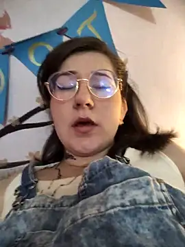 HunnyyLove online show from September 2025 06:44:01 PM