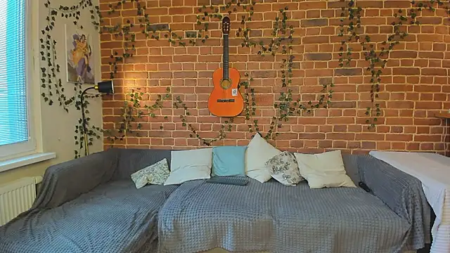 yamy yamy yamy online show from March 2026 12:07:01 PM