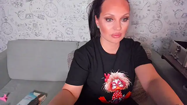 Snapshot of LondonBadGirl chatting on April 2026 08:54:02 PM LondonBadGirl online show from April 2026 08:54:02 PM