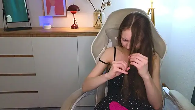 freya nilsson online show from December 2024 04:09:02 PM