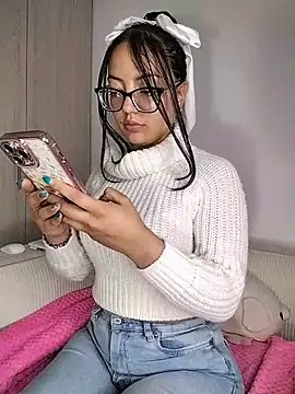 Snapshot of amycute_ chatting on July 2026 11:34:02 PM amycute online show from July 2026 11:34:02 PM