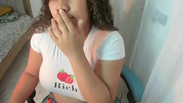 Lunastar02 online show from March 2025 07:20:02 PM