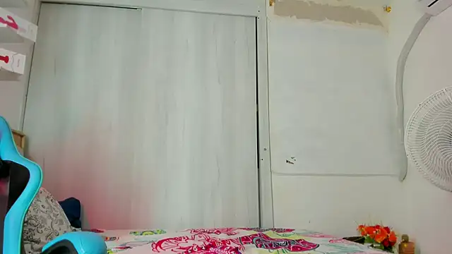 Lunastar02 online show from October 2025 04:28:01 PM