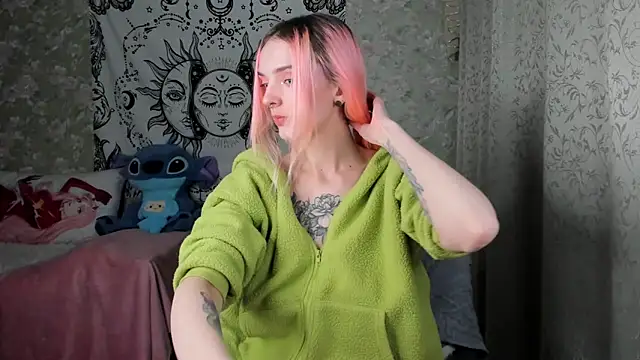 Cutie Adelia online show from February 2025 12:48:01 PM