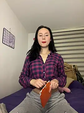 Snapshot of bellaa-w chatting on December 2024 12:17:02 AM bellaa-w online show from December 2024 12:17:02 AM