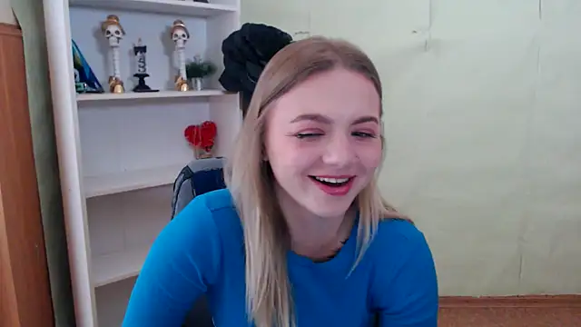 CrazyGloria online show from October 2025 05:48:02 AM