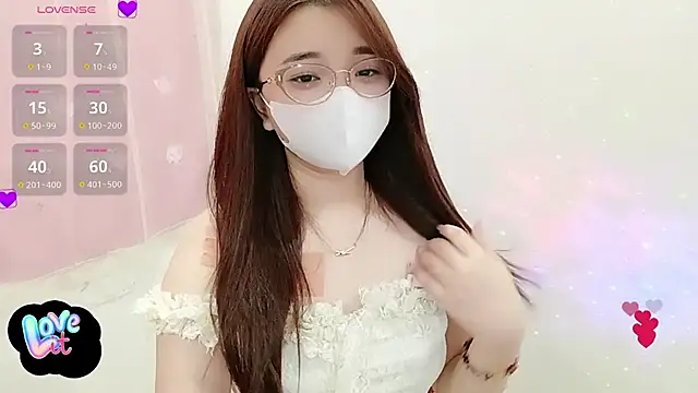 littlecn online show from October 2025 12:07:01 AM