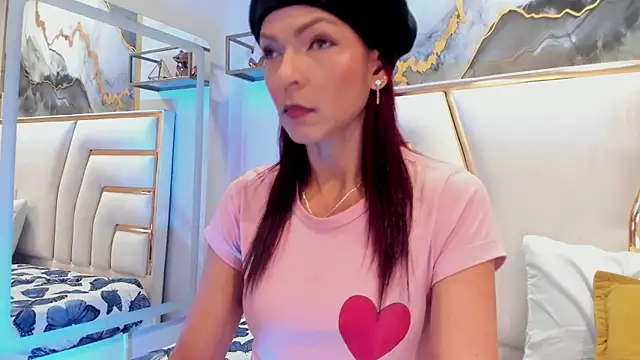 HannaPetit online show from November 2025 07:02:02 PM