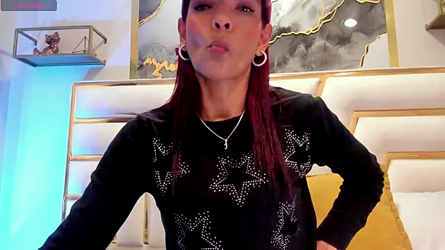 HannaPetit online show from November 2025 07:01:02 PM