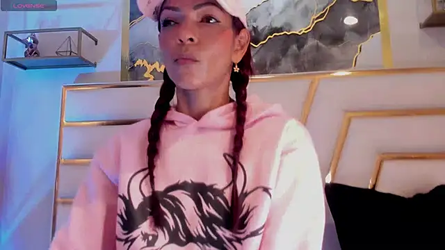 HannaPetit online show from April 2026 07:08:01 PM