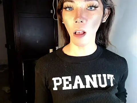 Snapshot of perly_169 chatting on February 2025 10:41:01 PM perly 169 online show from February 2025 10:41:01 PM