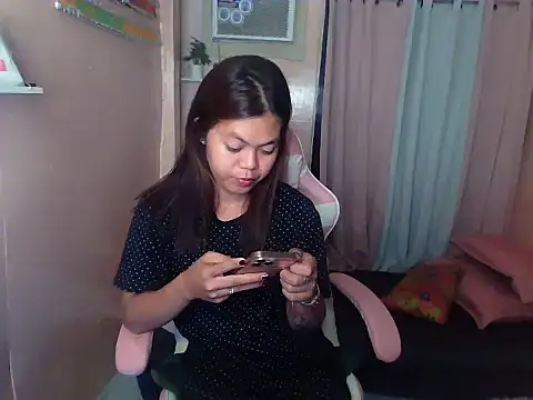 young salsalita online show from May 2026 02:02:02 PM