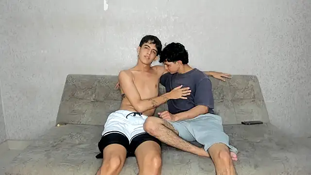 Snapshot of pelusos_mens chatting on July 2026 07:27:02 PM pelusos mens online show from July 2026 07:27:02 PM