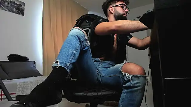 liamaesthetic online show from February 2026 07:34:01 AM