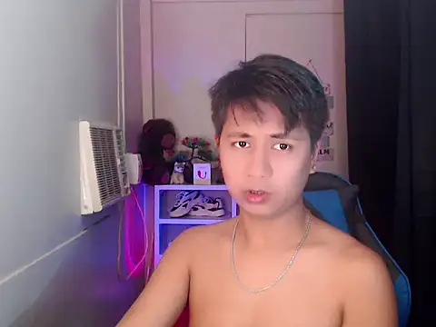 khael moreno online show from November 2025 03:50:01 AM