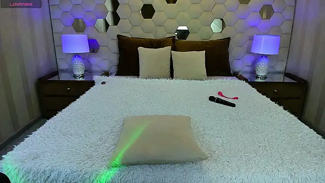 XLindaMilfX online show from March 2026 08:46:01 PM