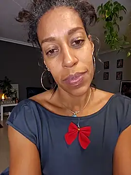 Goldenlace online show from December 2025 07:53:02 PM