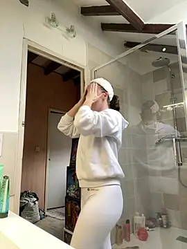 Daisy Michto Officiel online show from February 2025 10:08:02 AM