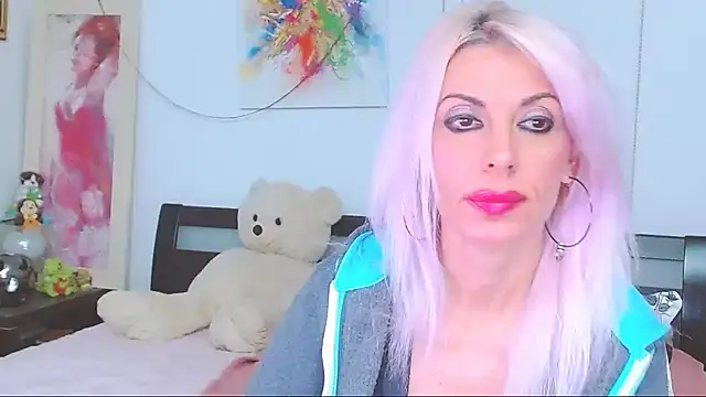 HoneyLara online show from October 2025 07:09:02 PM