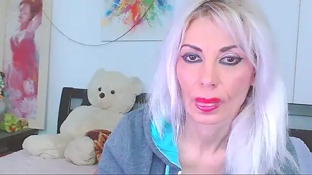 HoneyLara online show from February 2026 10:32:02 PM