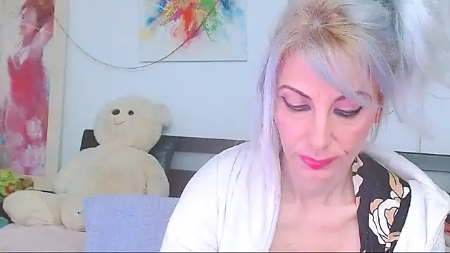 HoneyLara online show from March 2026 10:37:01 PM