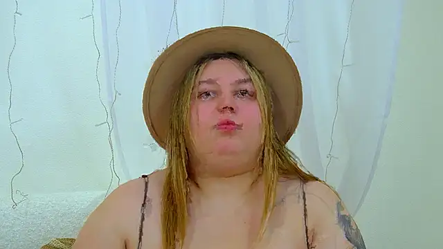 LillianKim online show from February 2026 06:48:01 PM