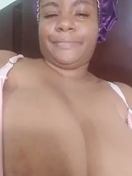 Snapshot of bigtitssxx chatting on May 2026 11:17:01 AM bigtitssxx online show from May 2026 11:17:01 AM