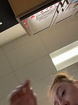 cinnatitties online show from November 2025 03:55:02 PM