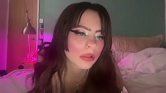 Snapshot of crystalsbaby chatting on April 2026 12:22:02 AM crystalsbaby online show from April 2026 12:22:02 AM