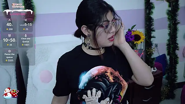 Catwhite  online show from December 2025 06:02:01 PM