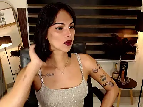 Snapshot of SarahAmber chatting on October 2025 06:03:01 AM SarahAmber online show from October 2025 06:03:01 AM