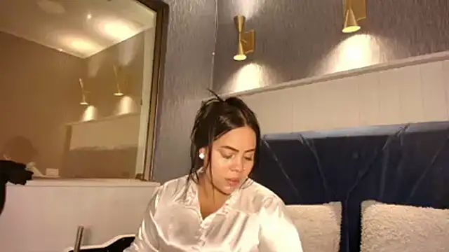 EmilyQueen3x online show from March 2026 02:00:01 PM