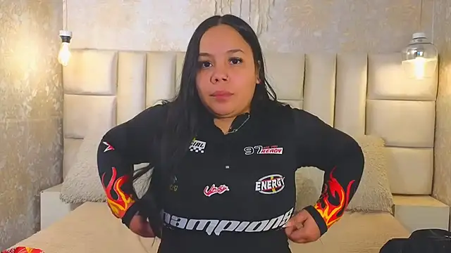 EmilyQueen3x online show from June 2026 07:06:02 PM