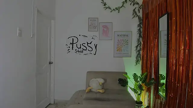 hornyprincess   online show from October 2025 06:08:02 PM