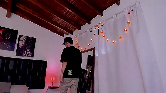 Pleasure Vibes23 online show from February 2025 09:32:01 PM