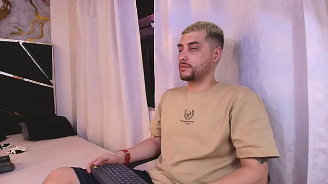 Pleasure Vibes23 online show from October 2025 10:32:02 PM