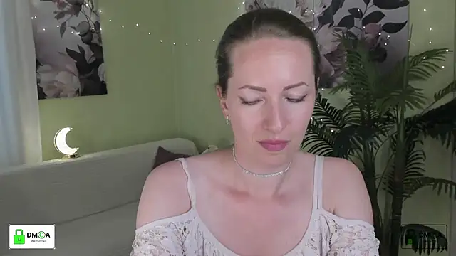 Queenymel online show from July 2026 02:12:02 PM