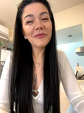 denise k online show from October 2025 11:42:01 AM