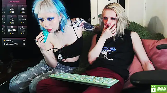 Snapshot of Alien_Bella chatting on December 2024 02:39:01 AM Alien Bella online show from December 2024 02:39:01 AM